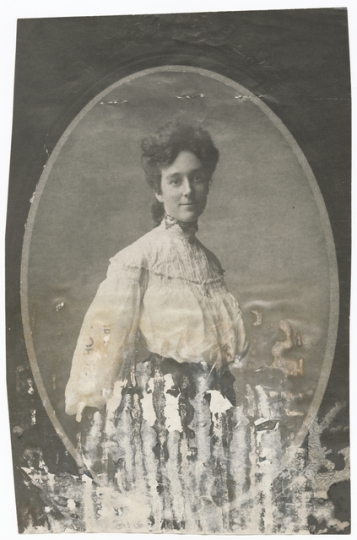 Black and white photograph of Marian Le Sueur, mother of Meridel Le Sueur, c.1900.