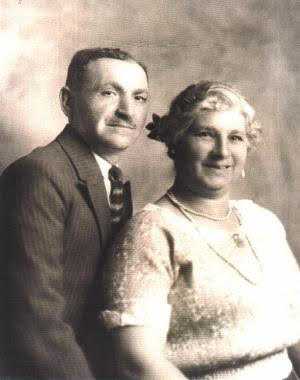 Black and white photograph of Ben and Sophie Finer, mid-to-late 1920s. From the collection of Brad Feinner.