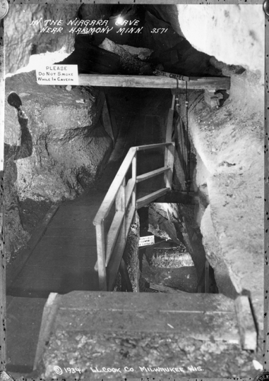 Niagara Cave Stairway