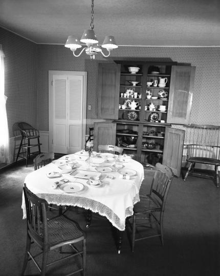 Dining room in Folsom House