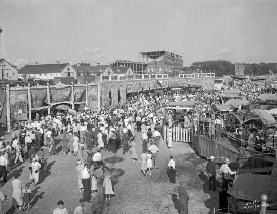Midway and crowd at the Minnesota State Fair