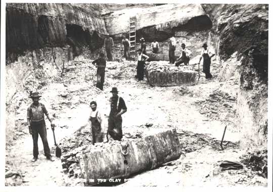 photograph of clay miners in a clay pit