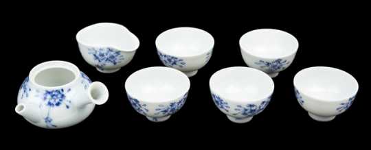 Blue-and-white Chinese tea set for a doll