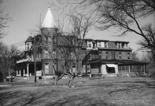 Southwest view of the Kline Sanatorium, ca. 1978