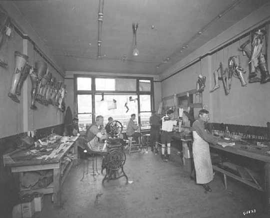 Black and white photograph of the interior of the Artificial Limb Company, Minneapolis. 1918.