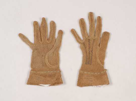 Drab cotton gloves