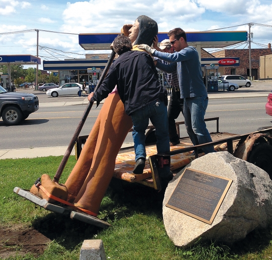 Removal of 1952 Shaynowishkung statue