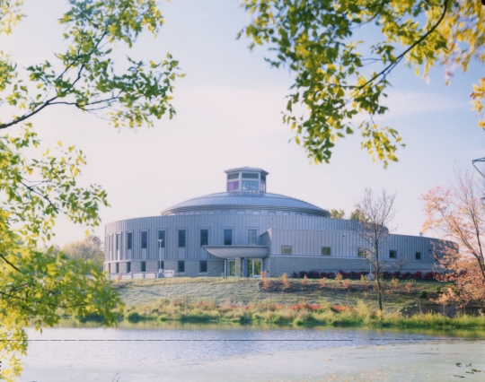 Color photograph of the exterior of Bet Shalom Congregation in Minnetonka. Photographed by Phillip Prowse c.2010.