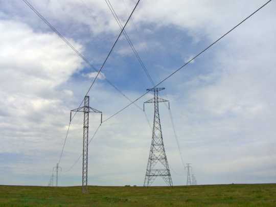 Photograph of CU Powerline(right)