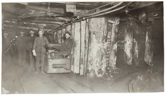 Miners transporting ore, Chisholm