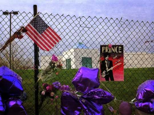 Fan tributes to Prince outside Paisley Park