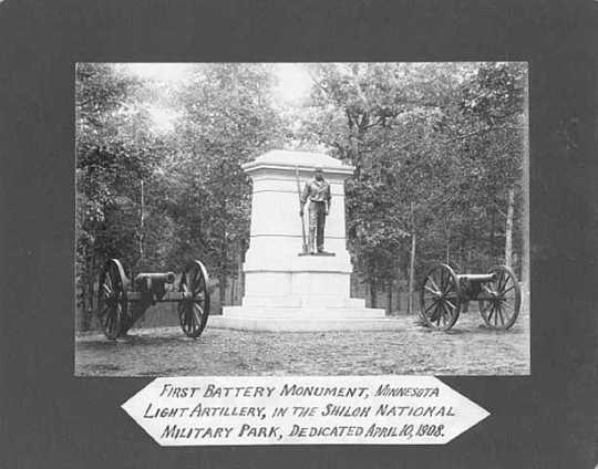 Black and white photograph of monument to First Battery, Minnesota Light Artillery.
