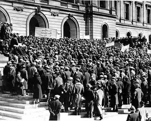 photograph of crowd on St. Paul capitol building steps