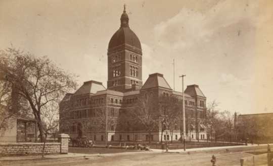 Black and white photograph of the second State Capitol, 1886.