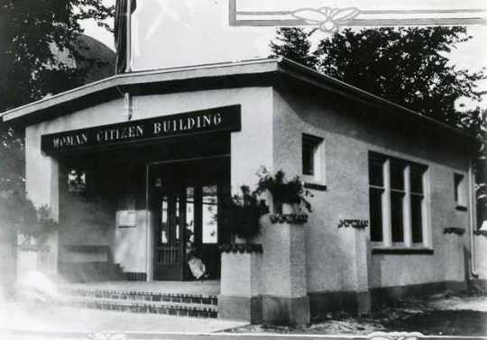 Black and white photograph of the Woman Citizen Building, 1917 Minnesota State Fair.