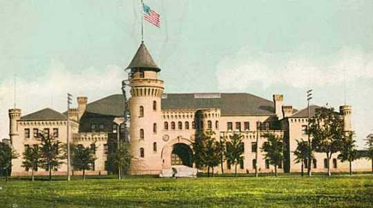 Paper postcard depicting the University of Minnesota Armory, c.1905.