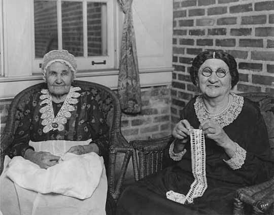 Black and white photograph of women in the Jewish Home for the Aged, St. Paul, 1925.