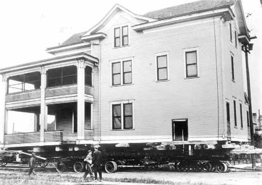 Residence of Frank Dear being moved, Hibbing