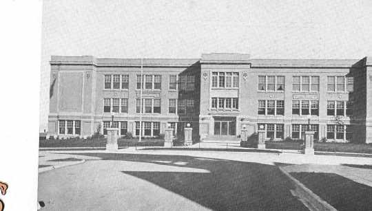 Black and white photograph of a High School designed by Bert Keck, ca. 1920.