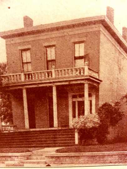 Black and white photograph of the first Jewish Home for the Aged building at 75 Wilkin Street, c.1908.