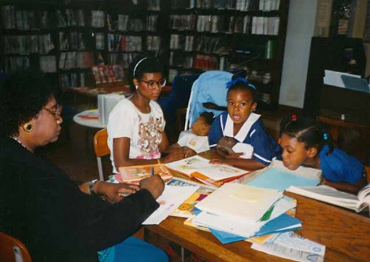 Summer reading program at Hosmer Library, Minneapolis, 1990.