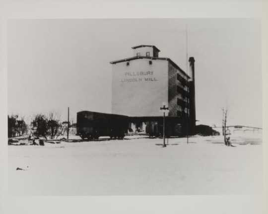 Pillsbury Lincoln Mill, view of the mill, Anoka, Minnesota
