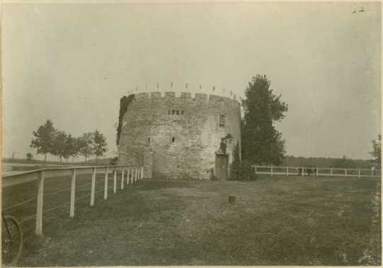Black and white photograph of the round tower, c.1900.