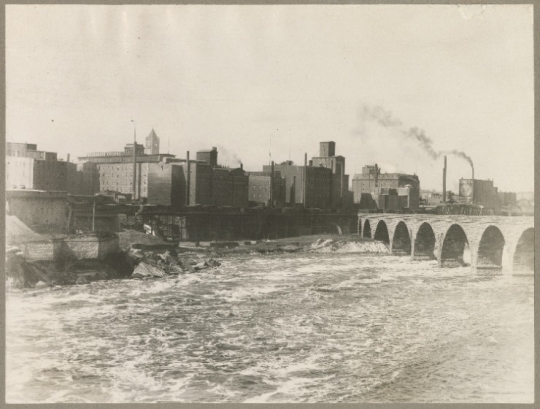 Flour mills and Stone Arch Bridge, Minneapolis