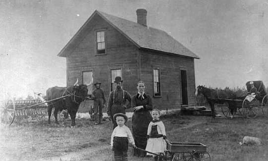 Photograph of the Ellefson homestead