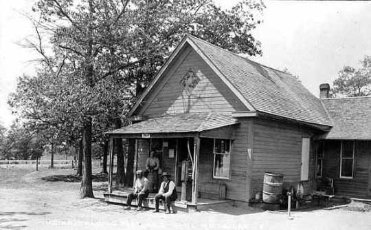 Mille Lacs Indian Trading Post, 1920