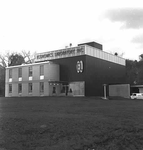 Black and white photograph of Economics Laboratory, 293 Como Avenue, St. Paul, October 8, 1962.
