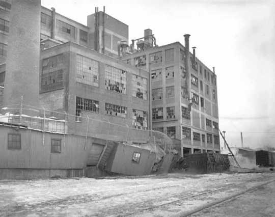 St. Paul’s 3M plant after an explosion, 1951. On February 8 of that year, a break in a gas line caused an explosion at 3M’s facility in St. Paul, killing thirteen employees and damaging various departments and laboratories throughout the complex. 