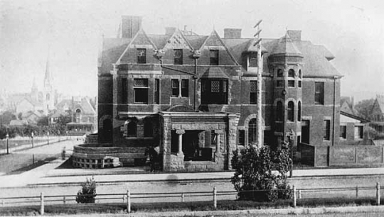 Black and white photograph of the Thomas L. Blood residence at 667 Central Park West in St. Paul, c.1888. Its view faces south.