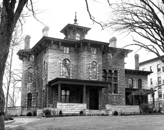 Black and white photograph of the exterior of the Griggs-Burbank House, c.1964. Photographed by Paul Iida, St. Paul Dispatch/Pioneer Press.