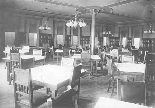 Black and white photograph of the interior of the Commercial Club gathering space, Commerce Building, 1912.