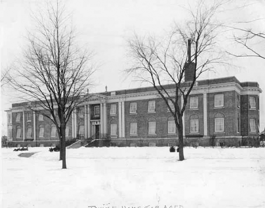 Black and white photograph of the exterior of the Jewish Home for the Aged in St. Paul, c.1925.