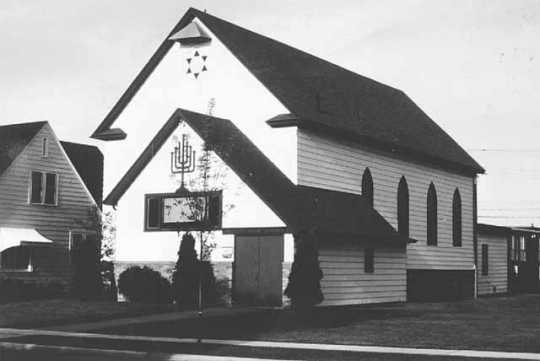 Black and white photograph of Hibbing's Agudath Achim Synagogue taken in August of 1972.