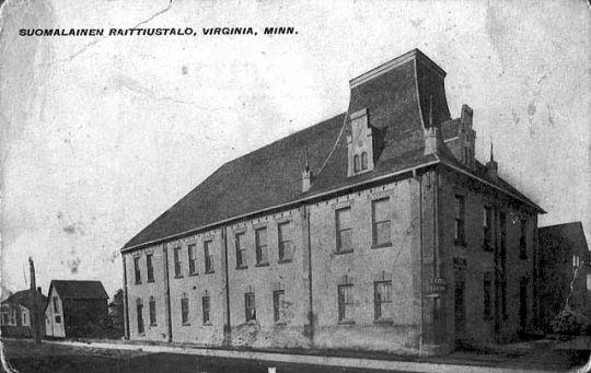 Black and white photograph of Suomalainen Raittiustalo, Virginia, 1910.