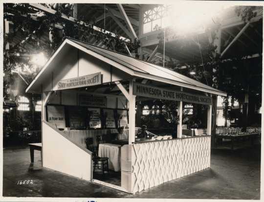 Black and white photograph of the Minnesota State Horticultural Society booth at the Minnesota State Fair, 1927.