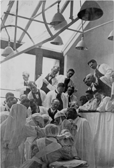 Dr. Charles Horace Mayo operating at the Mayo Clinic, Rochester
