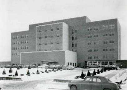 Black and white photograph of Mount Sinai Hospital, c.1950