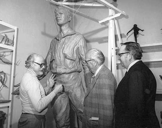 Paul Granlund with his sculpture, Russell Fridley, and Elmer L. Andersen