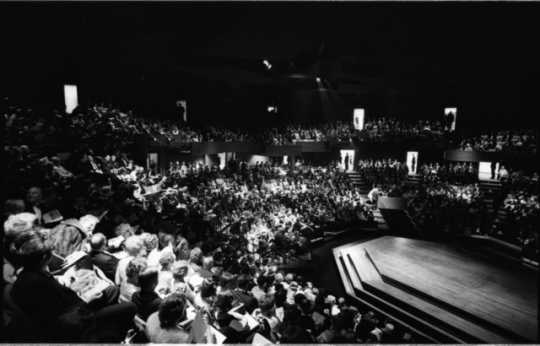 Audience of the Guthrie Theater's first production