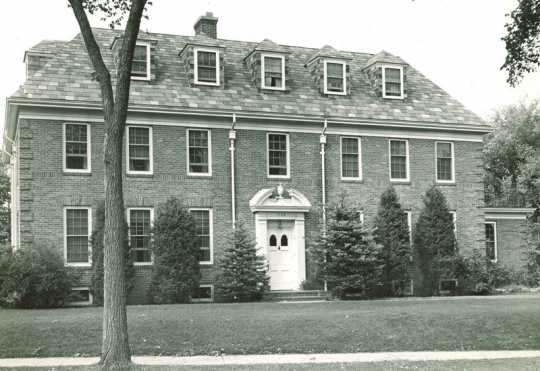 Black and white photograph of the Oak Park Home for Children (formerly the Jewish Sheltering Home for Children) at 1704–1708 Oak Park Avenue in Minneapolis, 1948. 