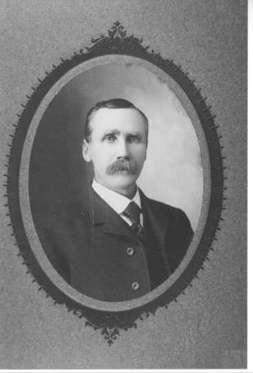 Henry G. Leathers, ca. 1900s. Photograph by Nelson Photographic Studio of Anoka. Used with the permission of Anoka County Historical Society (Object ID# P2075.14.09).