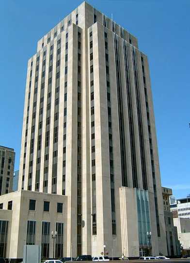 Color image of St. Paul City Hall and Ramsey County Courthouse viewed from the south side of Kellogg Boulevard, 2005.