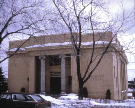 Color photograph of the exterior of Temple Emanuel in Duluth. Photographed by Phillip Prowse c.2010.