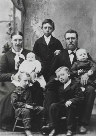 Tosten E. Bonde and family