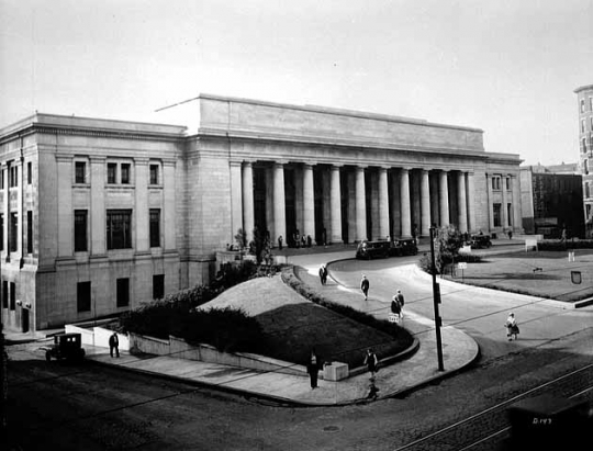 Black and white photograph of the St. Paul Union Deport, c.1925. 