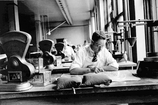 Grain inspectors, General Mills.